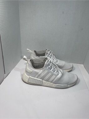 adidas Men's White Low-Top Athletic Sneakers